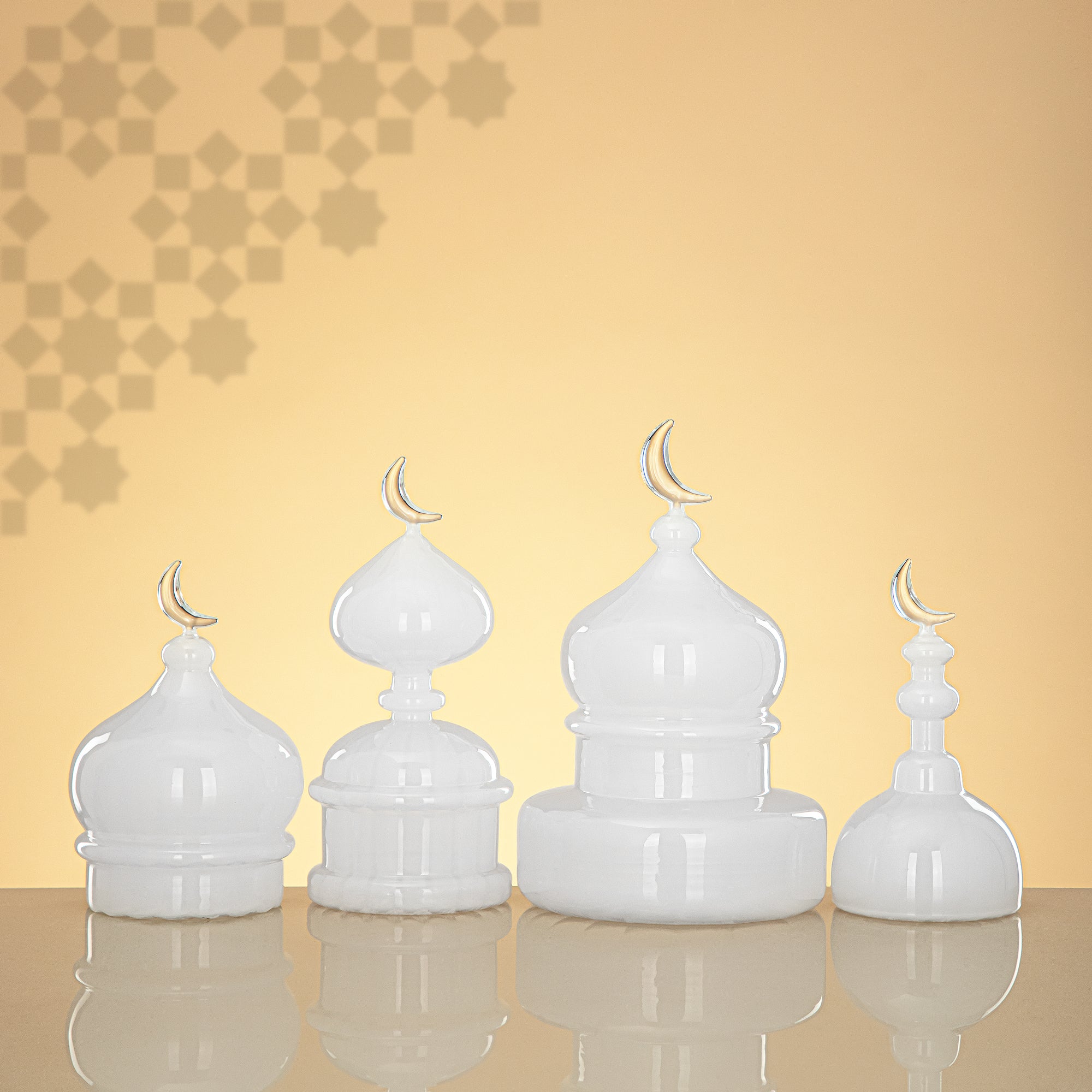 Almarjan Minaret Table Decoration 17cm x 9cm White with Clear Crescent Moon – Noor Al Layali