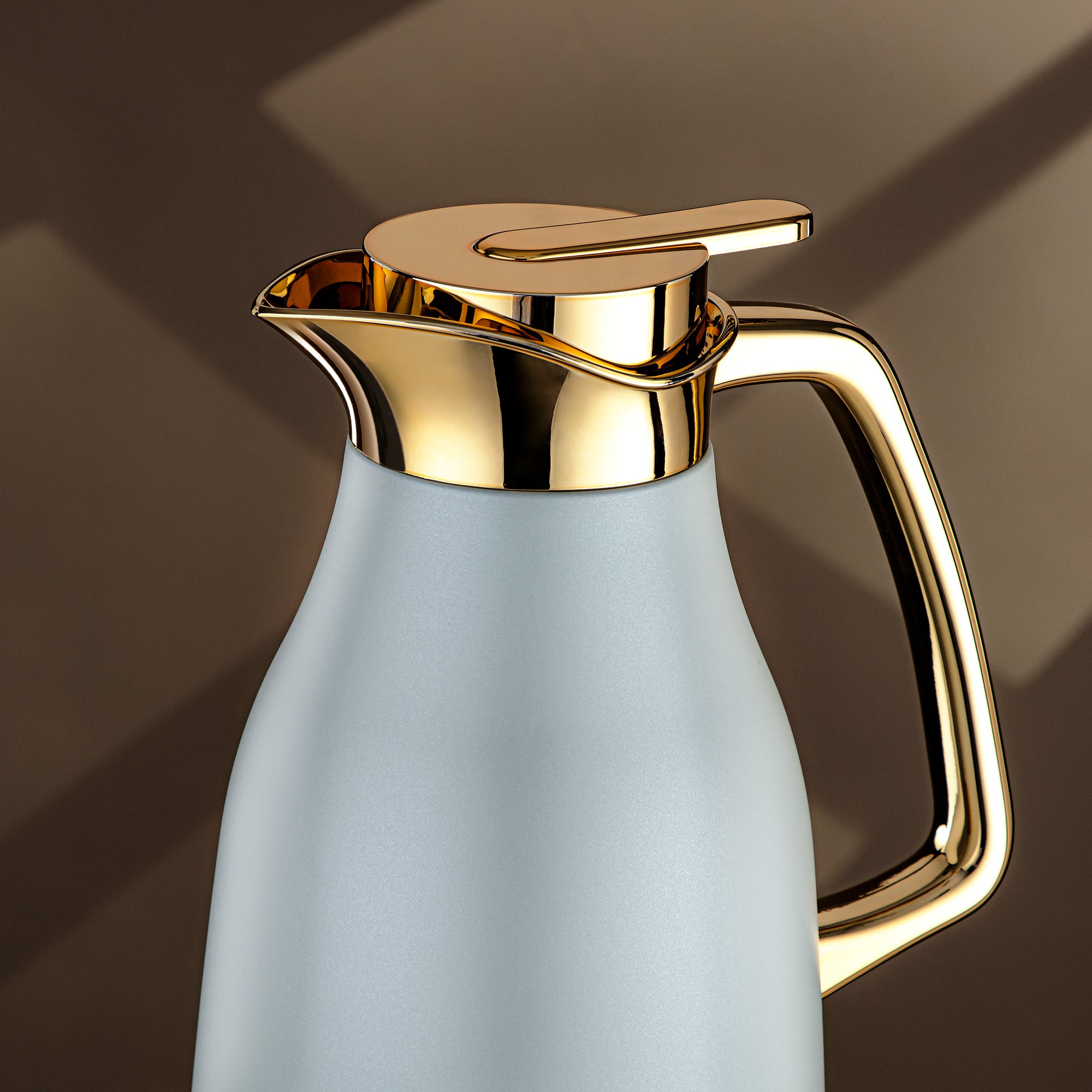 Almarjan Vacuum Flask Set Matt Grey & Gold 0.7L + 1L (RGC-0700Q265YZC95+1000Q265YZC95) – Elegant Serving | Ramadan & Gatherings