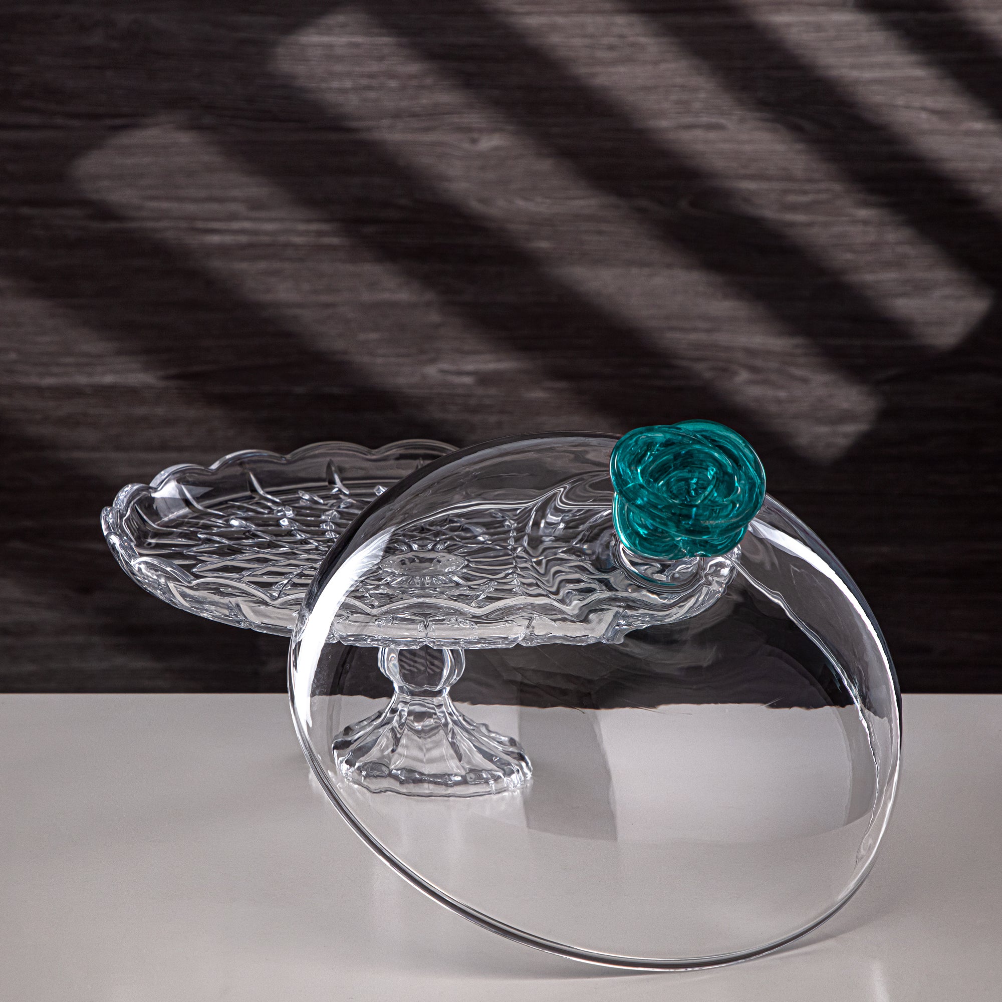 حامل كيك المرجان زجاجي دائري شفاف مع عقدة فيروزيّة