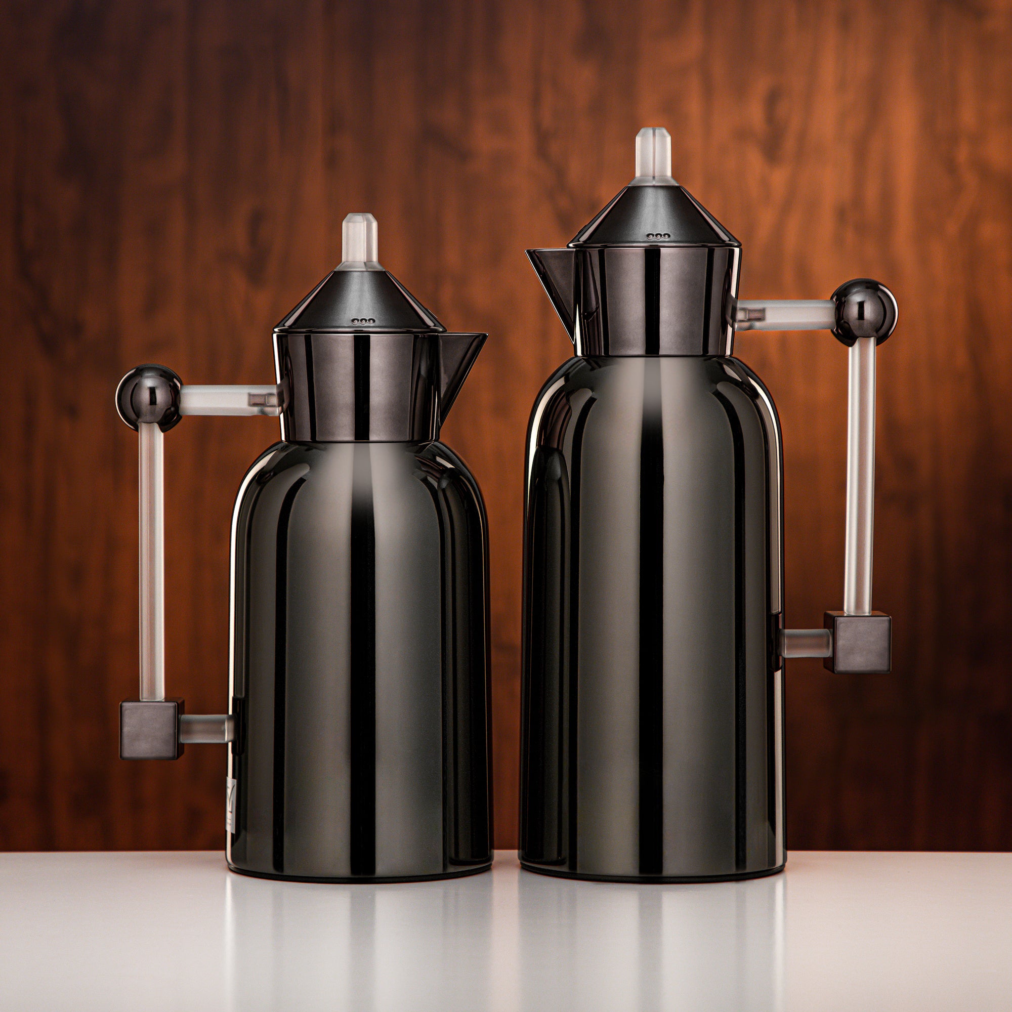 طقم ترامس المرجان 0.7 لتر + 1 لتر أسود فحمي وثلجي