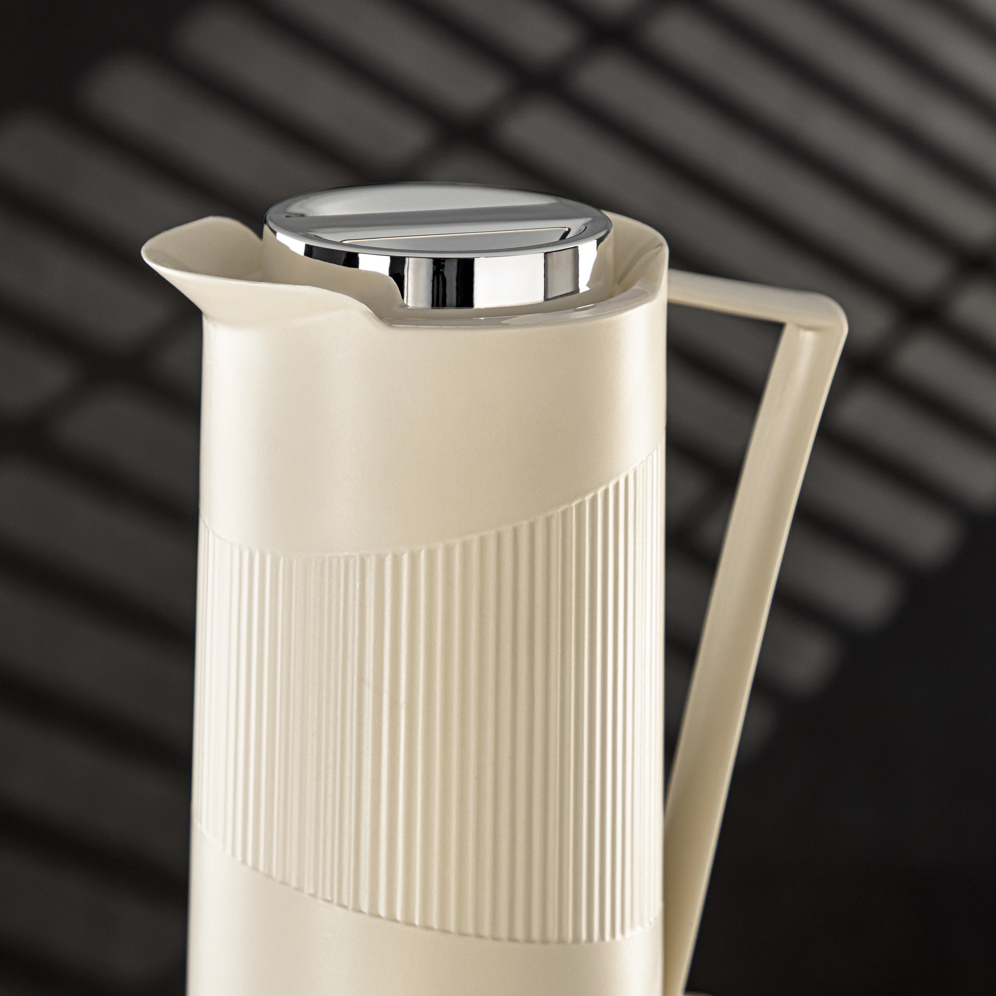 Almarjan Vacuum Flask Plastic 1L, Ivory & Silver (GT119-100 IV/C) - Everyday Hospitality