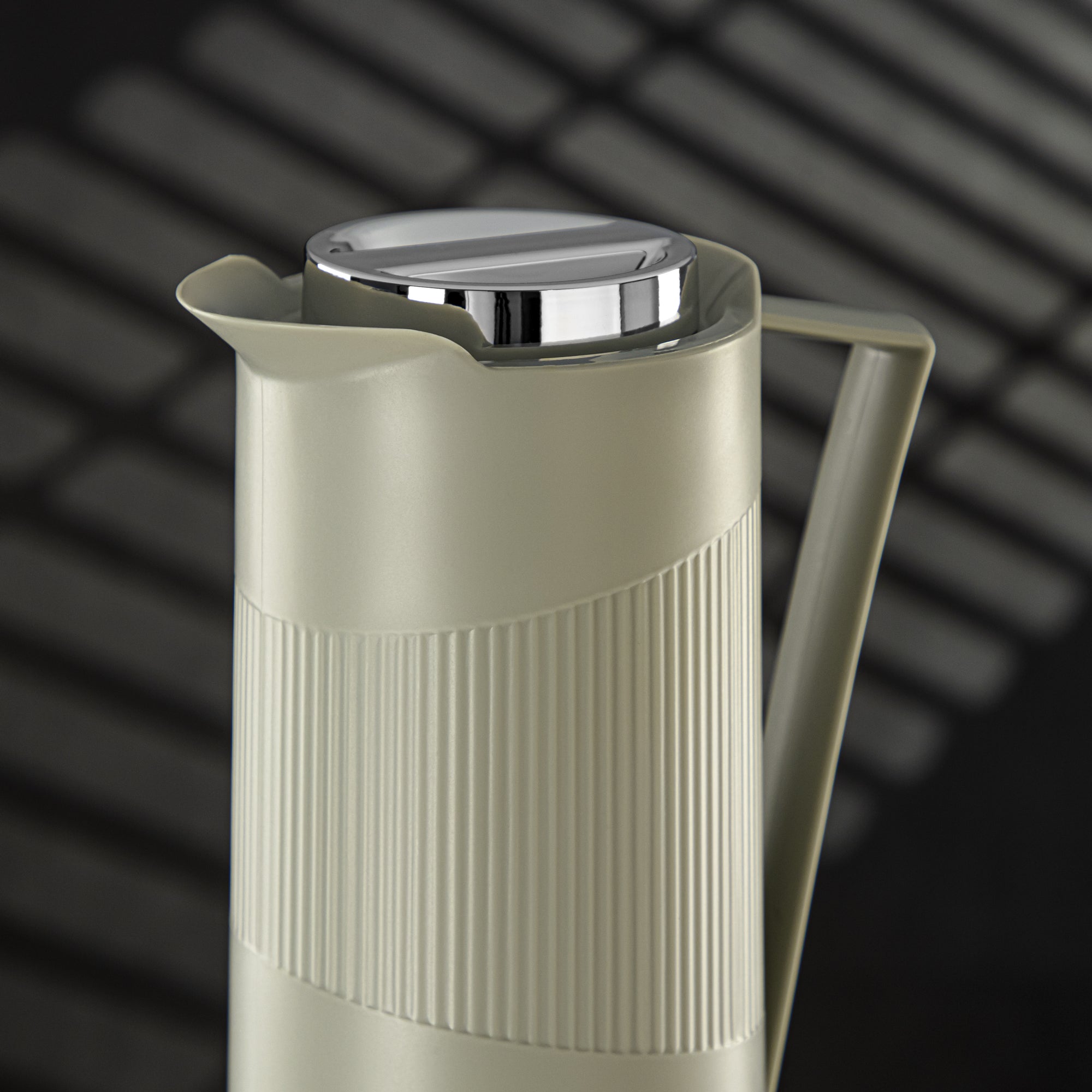 Almarjan Vacuum Flask Plastic 1L, Soft Grey & Silver (GT119-100 SG/C) - Everyday Hospitality