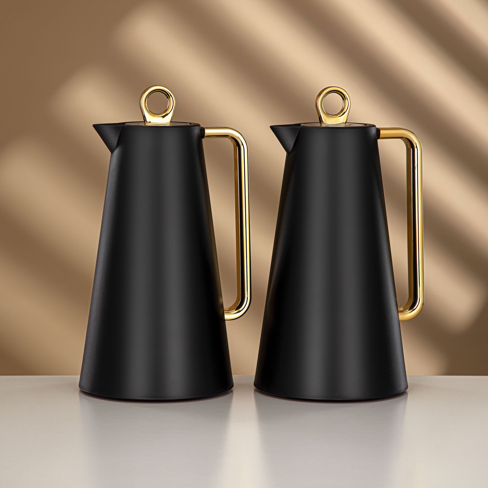 Almarjan Vacuum Flask Set Black & Gold