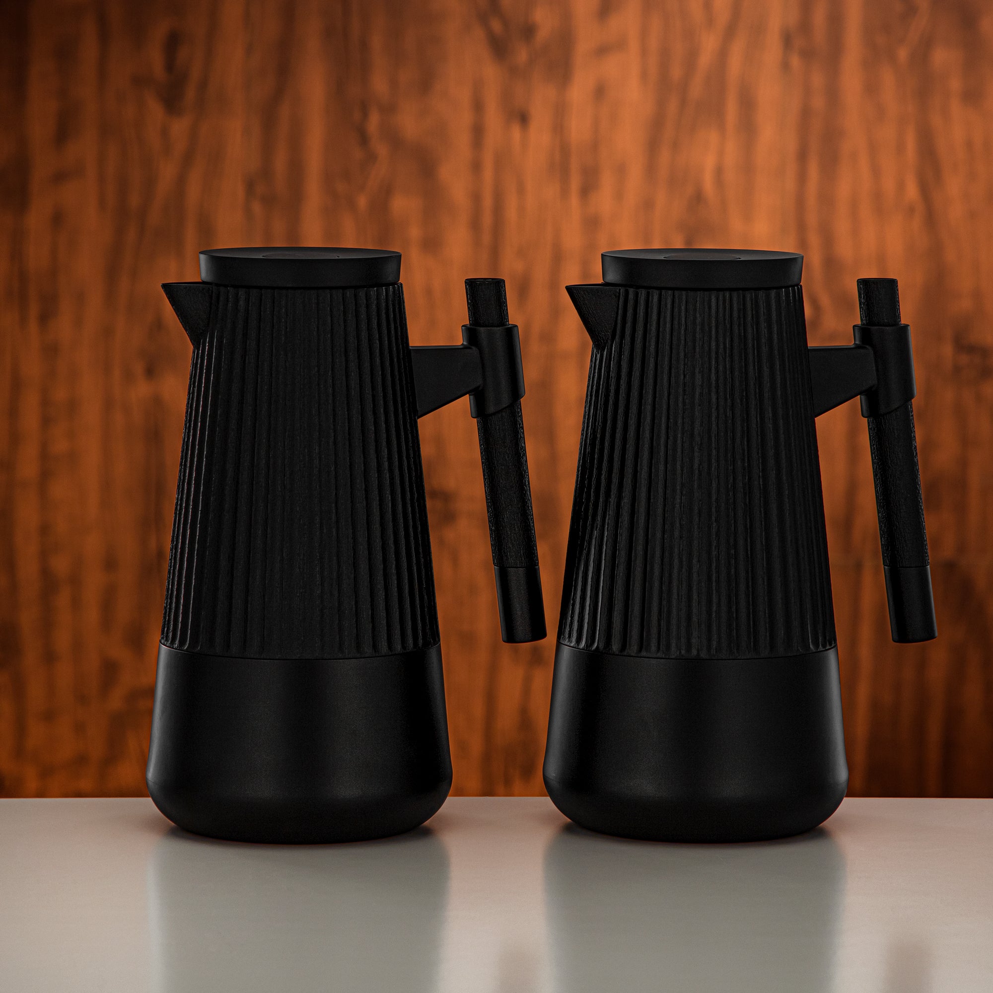 طقم ترامس المرجان 1 لتر + 1 لتر أسود غير لامع