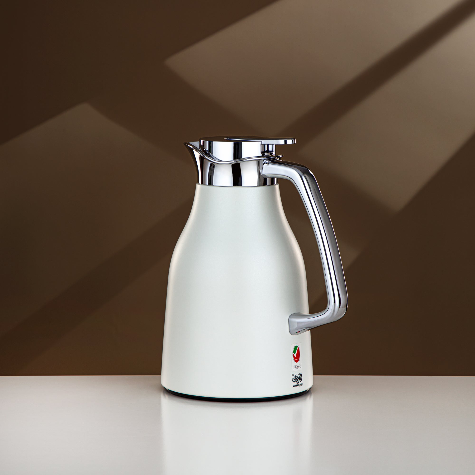 Almarjan 0.7 Liter Vacuum Flask Matt White & Silver - RGC-0700Q330YZC